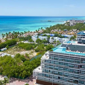 https://magnificent-view-of-the-caribbean-sea-3pool-skybar-by-yeah.tulum-hotels.net