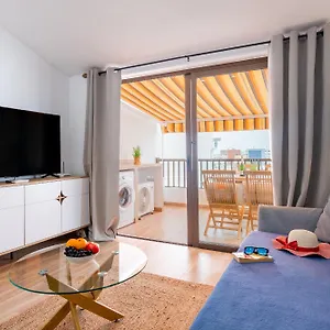https://15-parque-san-eugenio-studio-pool-and-sea-view.in-canary-islands.com